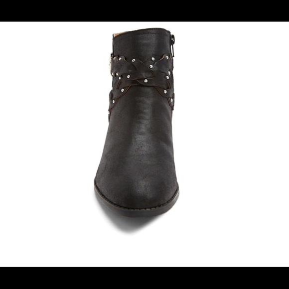 Black booty with braid detail. NWOT - Picture 4 of 4